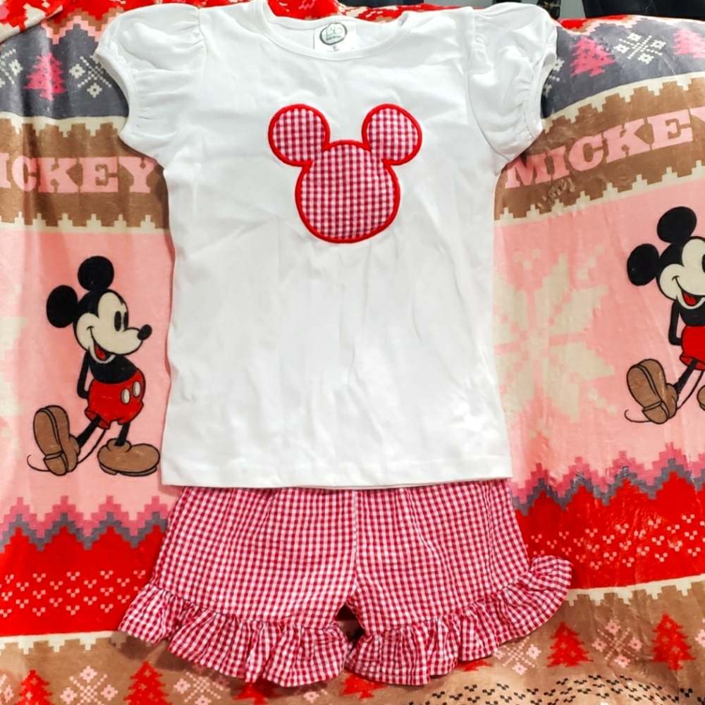 Disney outfit